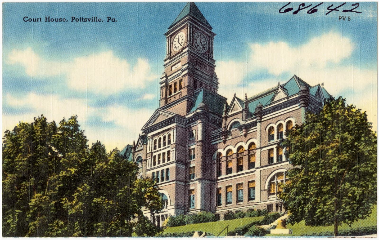 A color linen postcard captioned 'Court House, Pottsville, Pa.' showing the Schuylkill County Courthouse — a Romanesque sandstone building with a tall clock tower and arched windows — rising among trees on its hilltop.